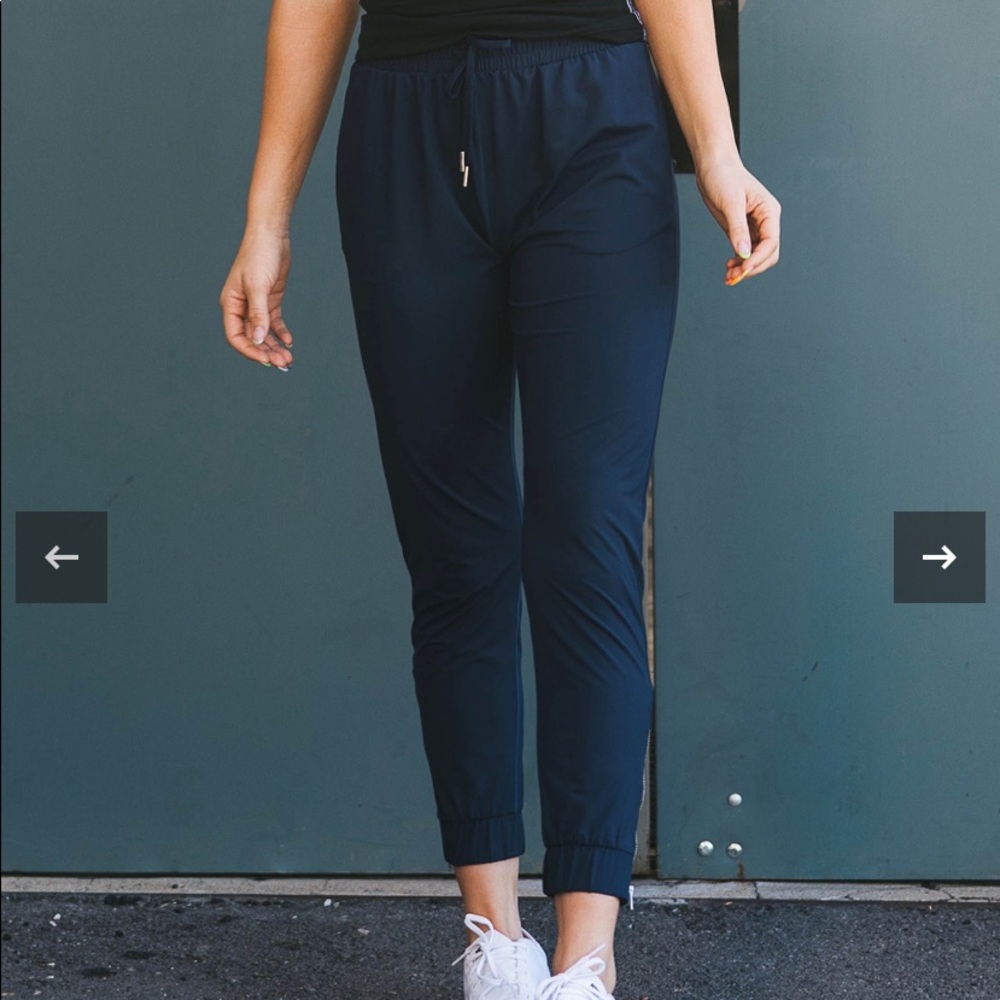 Zyia Everywhere Zipper Joggers